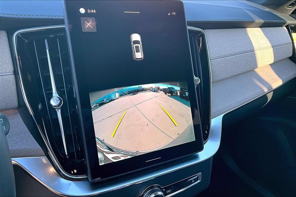 New 2026 Volvo XC90 B6 Core AWD/4WD image 17