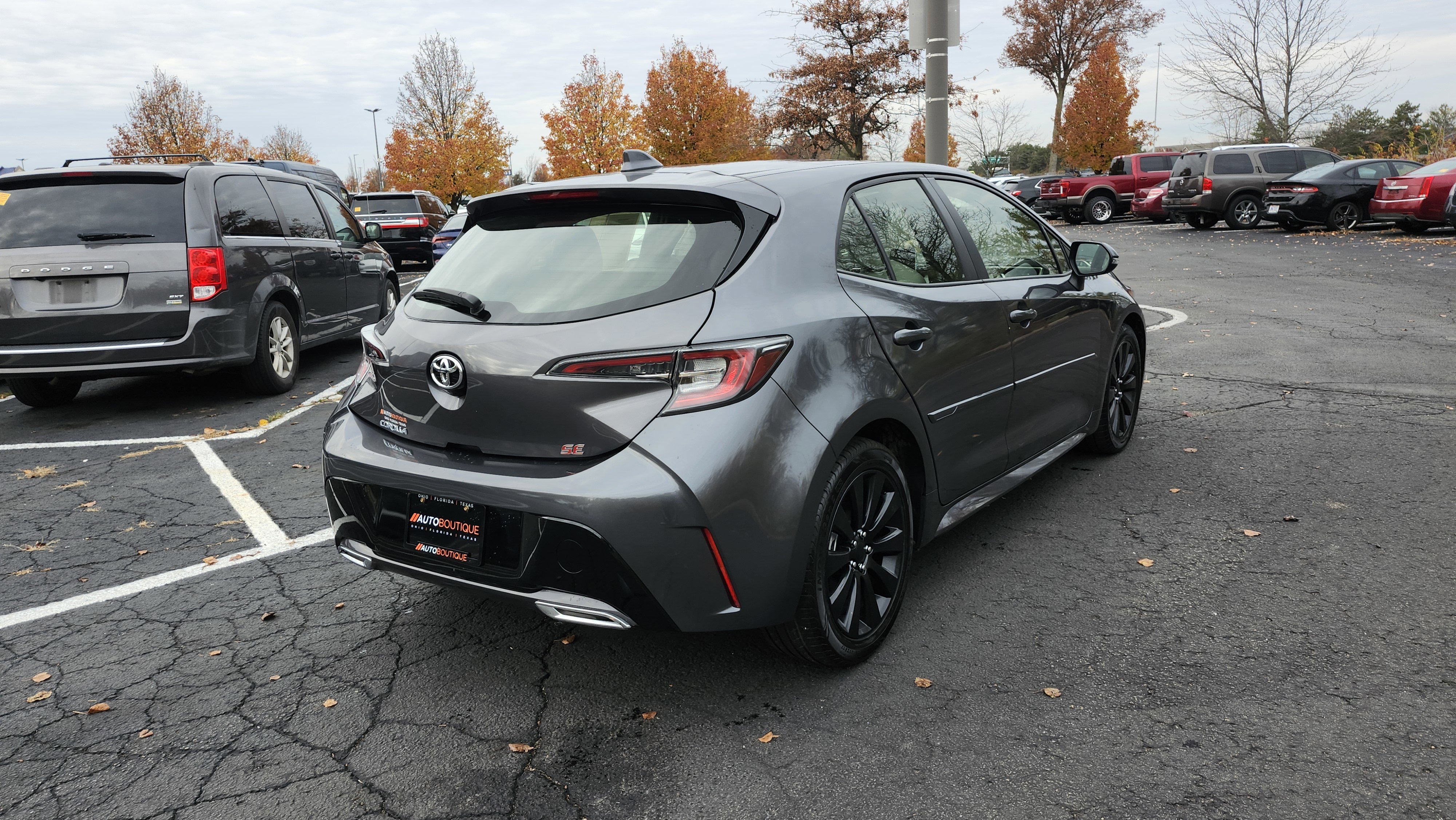 Used 2022 Toyota Corolla SE w/ SE Preferred Package image 16