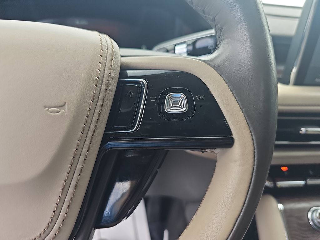 Used 2022 Lincoln Aviator Reserve w/ Equipment Group 201A RWD image 18
