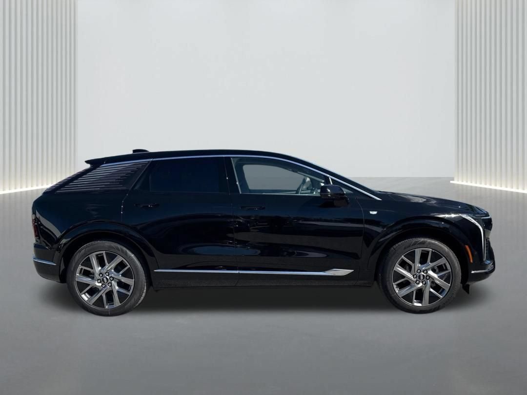 New 2026 Cadillac Optiq Luxury 1 RWD image 4