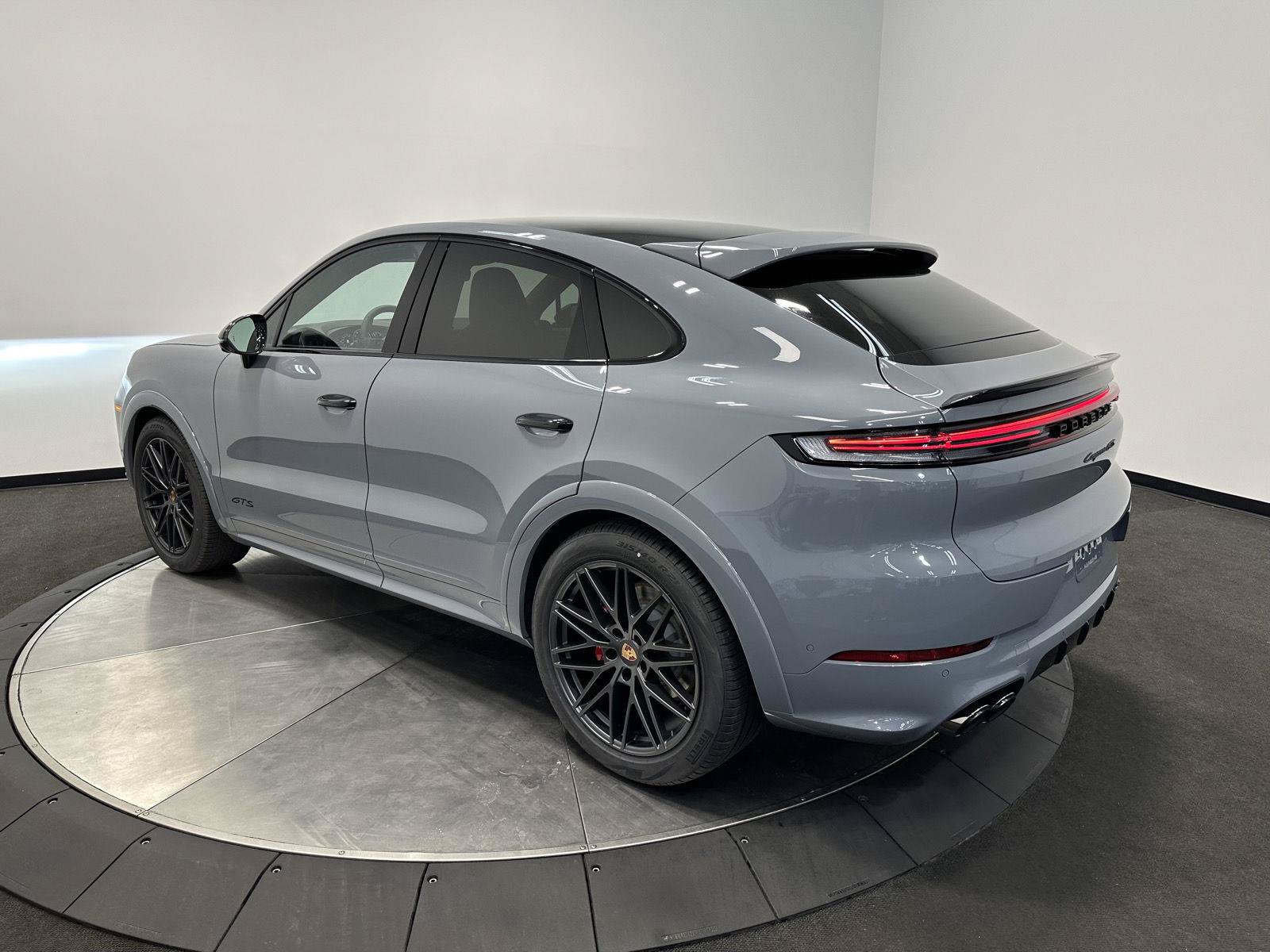 New 2026 Porsche Cayenne GTS AWD/4WD image 3