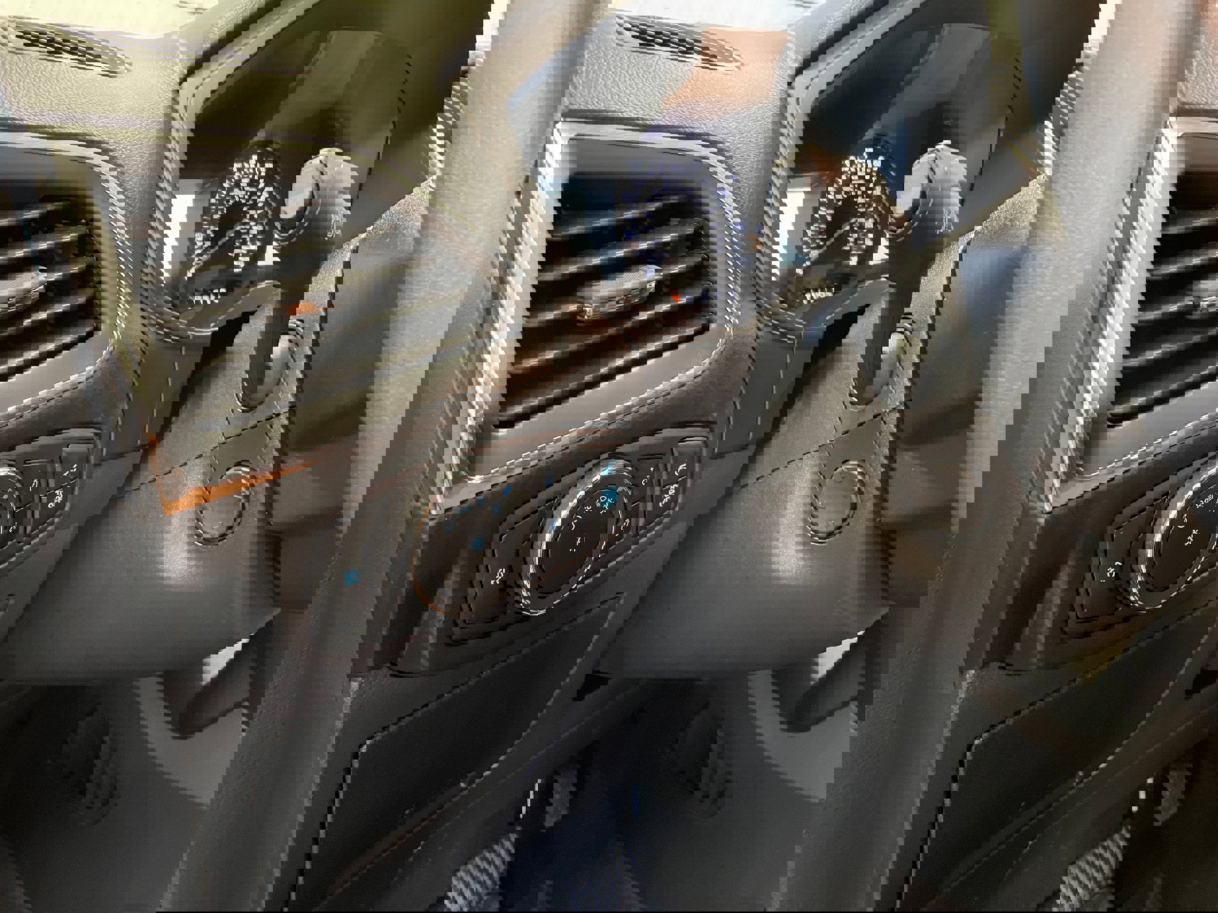 Used 2024 Ford Edge Titanium w/ Titanium Elite Package image 14