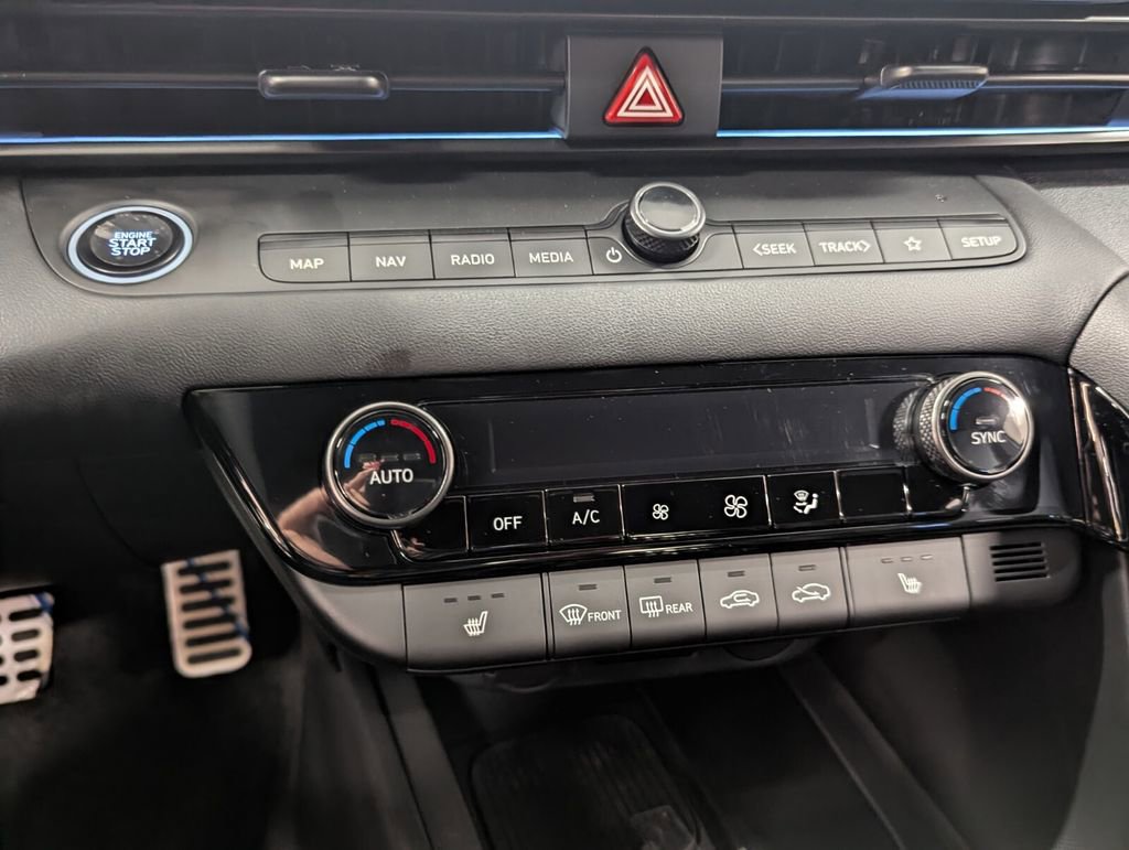 Certified 2025 Hyundai Elantra N Base image 21