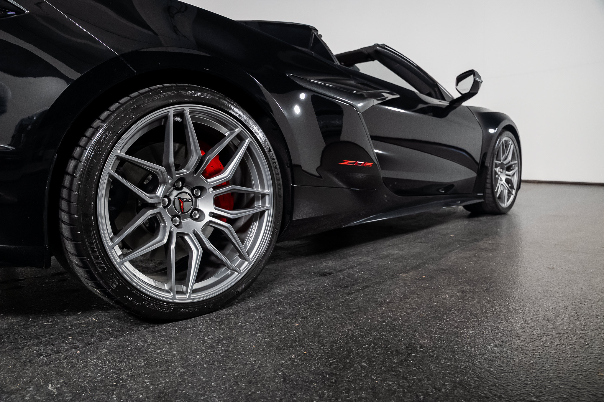 Used 2025 Chevrolet Corvette Z06 RWD image 34