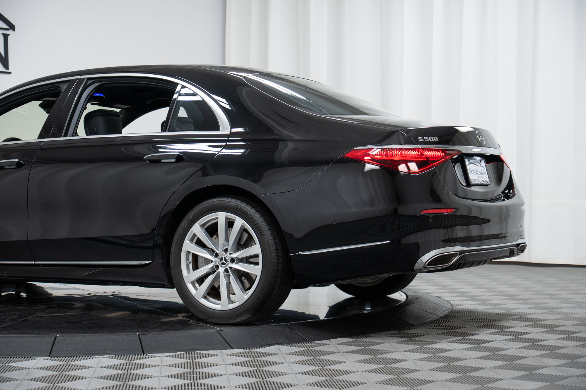 Certified 2023 Mercedes-Benz S 500 4MATIC w/ 3D Technology Package image 28