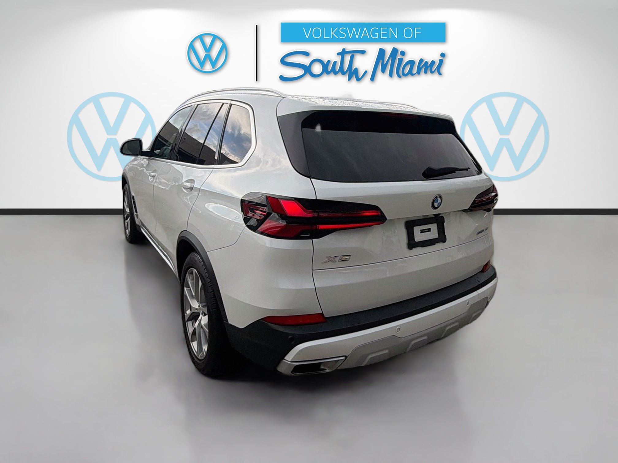 Used 2024 BMW X5 sDrive40i w/ Executive Package RWD image 5