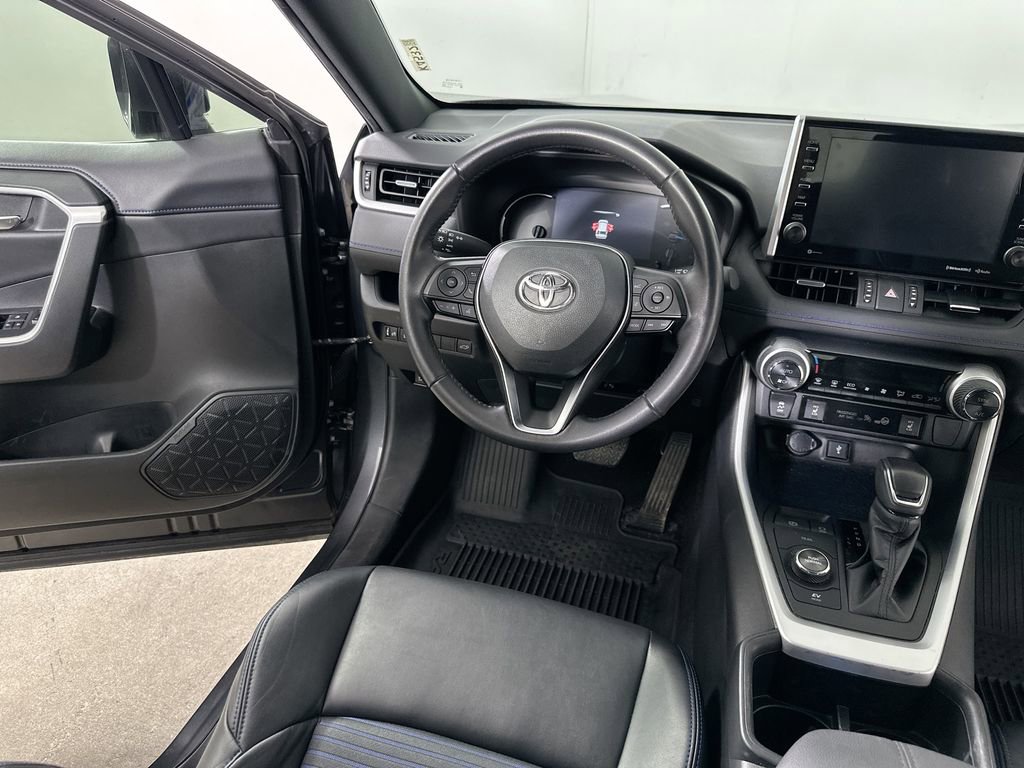Used 2022 Toyota RAV4 XSE AWD/4WD image 15