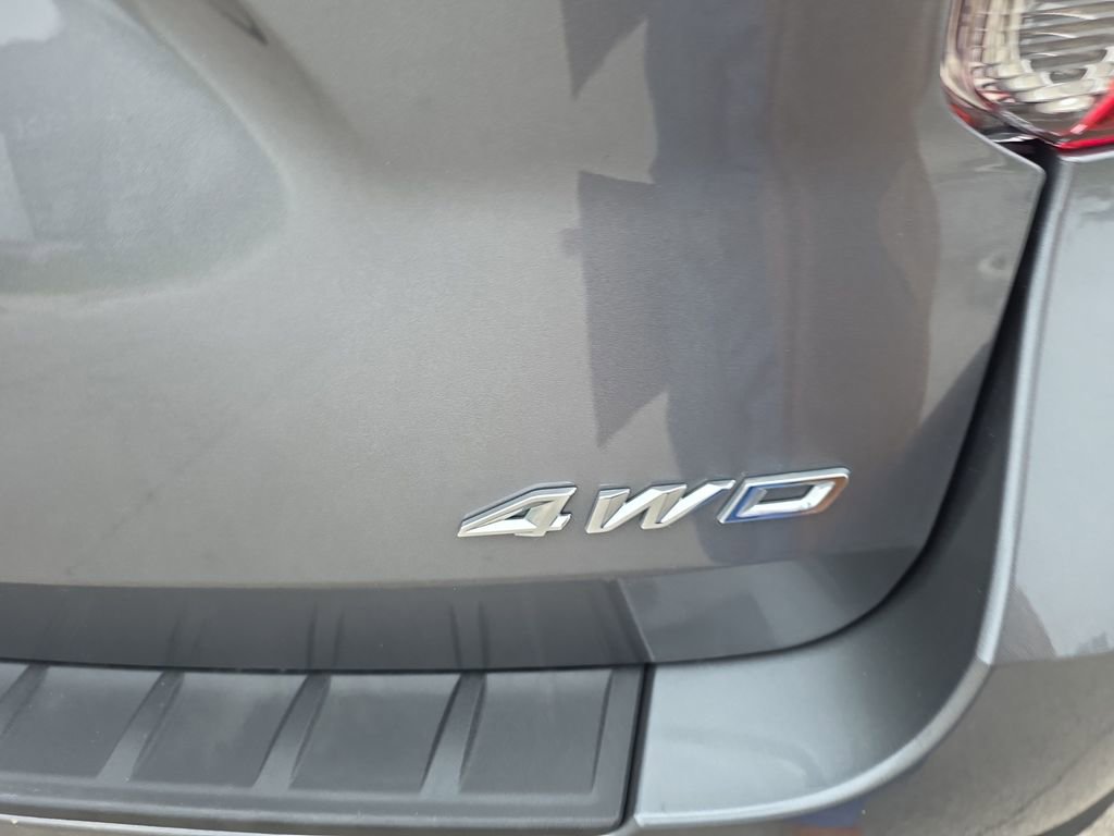 Used 2023 Ford Explorer XLT w/ Equipment Group 202A image 13