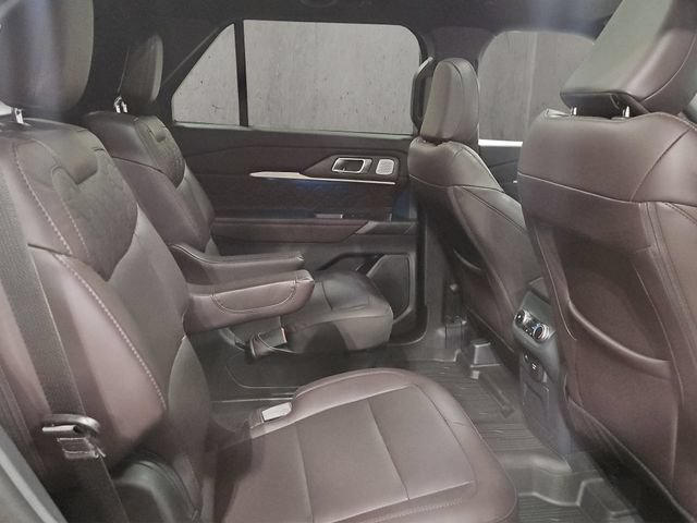 Certified 2026 Ford Explorer Platinum w/ LUX Leather Package AWD/4WD image 21