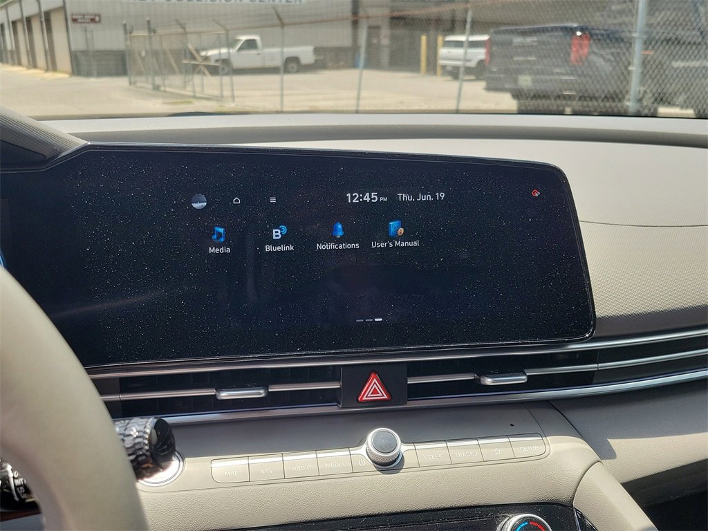 Used 2025 Hyundai Elantra SEL image 20