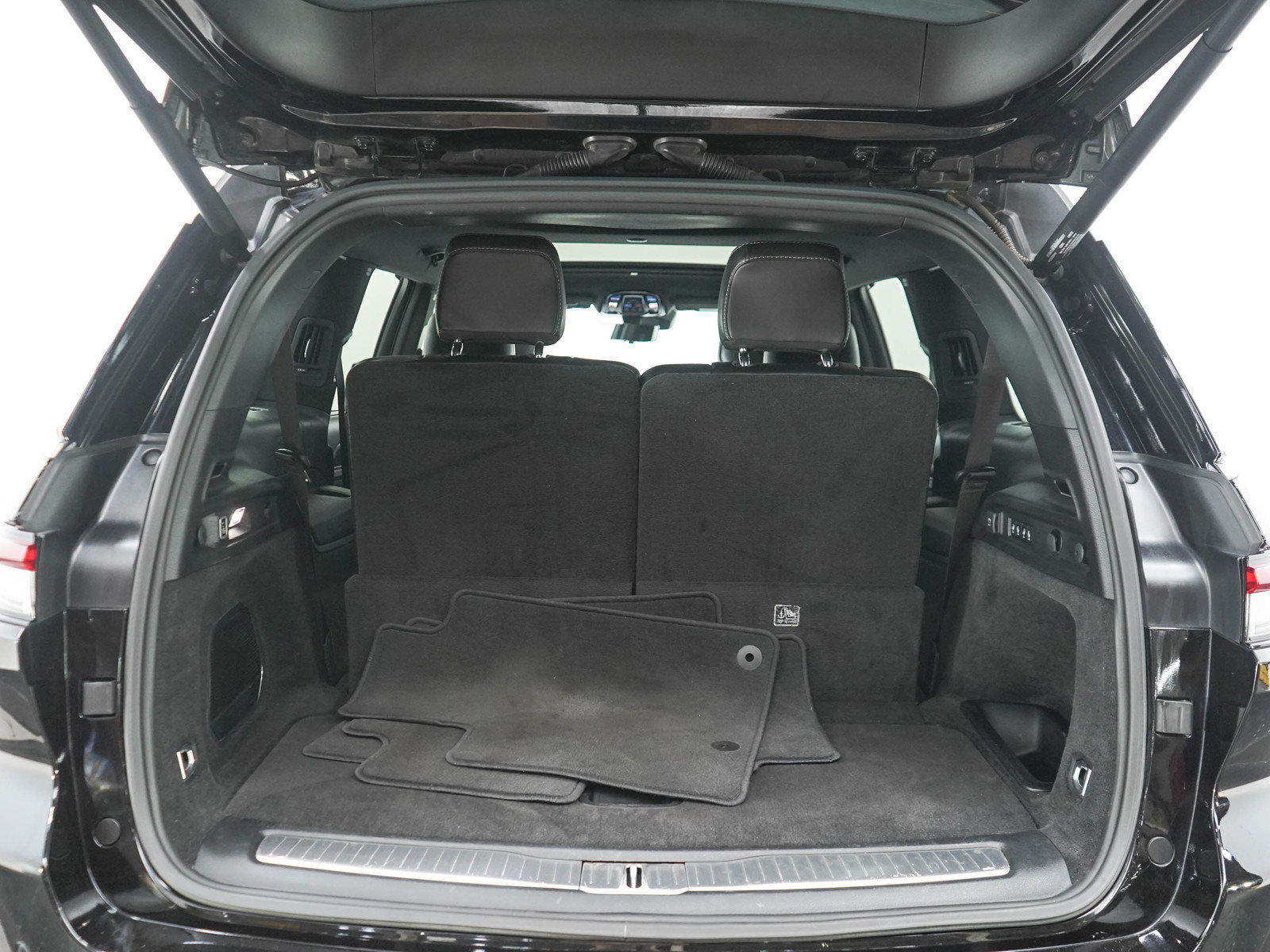 Used 2021 Jeep Grand Cherokee L Overland w/ Advanced Protech Group III AWD/4WD image 17