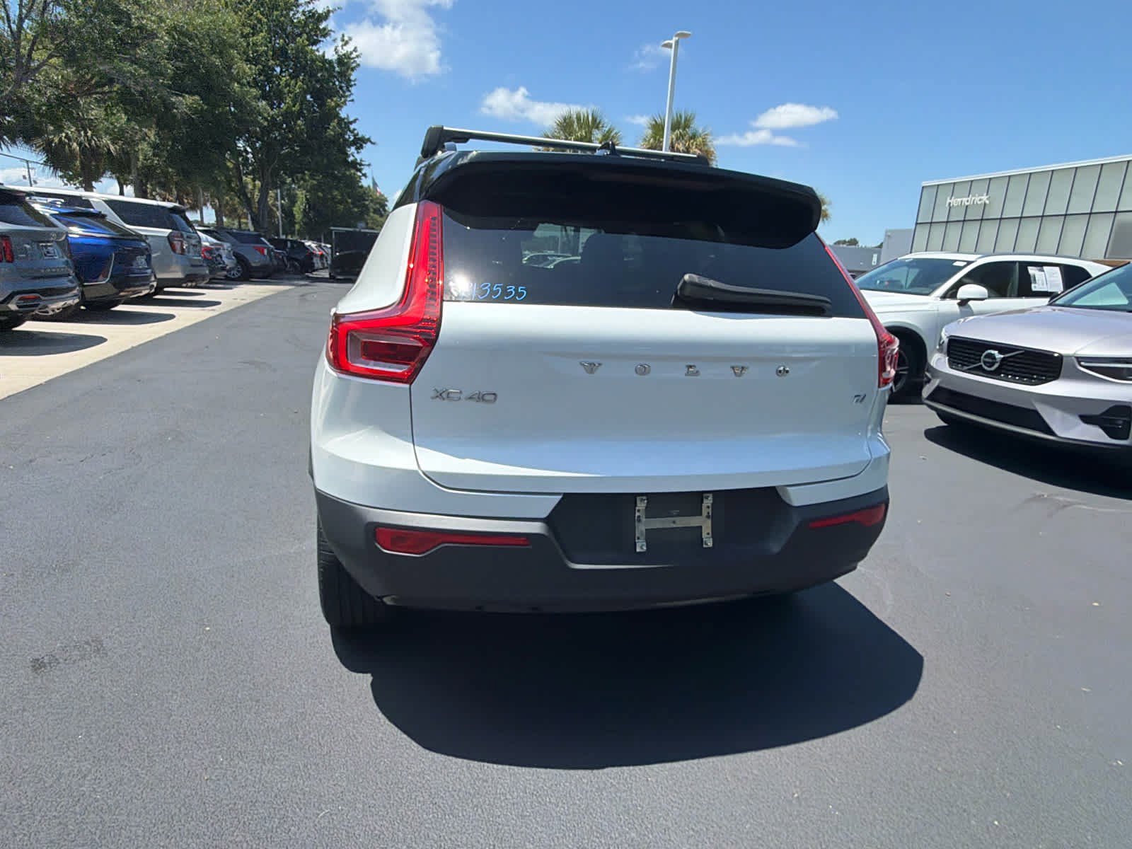 Used 2022 Volvo XC40 T4 R-Design w/ Protection Package Premier FWD image 13