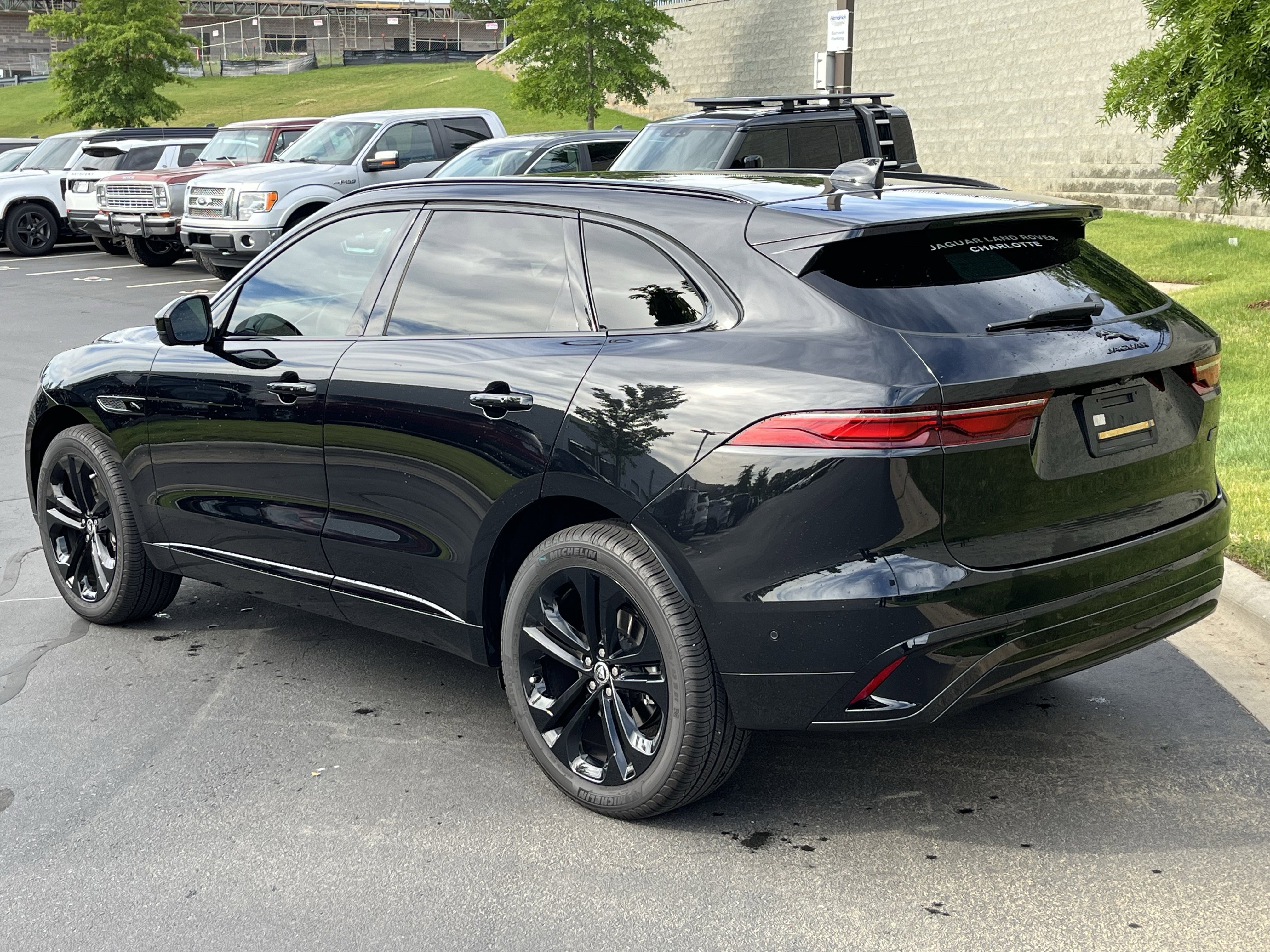 Used 2026 Jaguar F-PACE R-Dynamic S AWD/4WD image 5