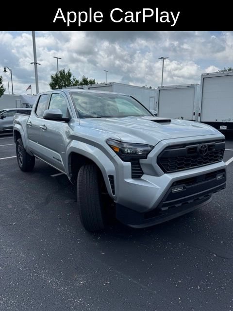 Used 2025 Toyota Tacoma TRD Sport AWD/4WD image 4
