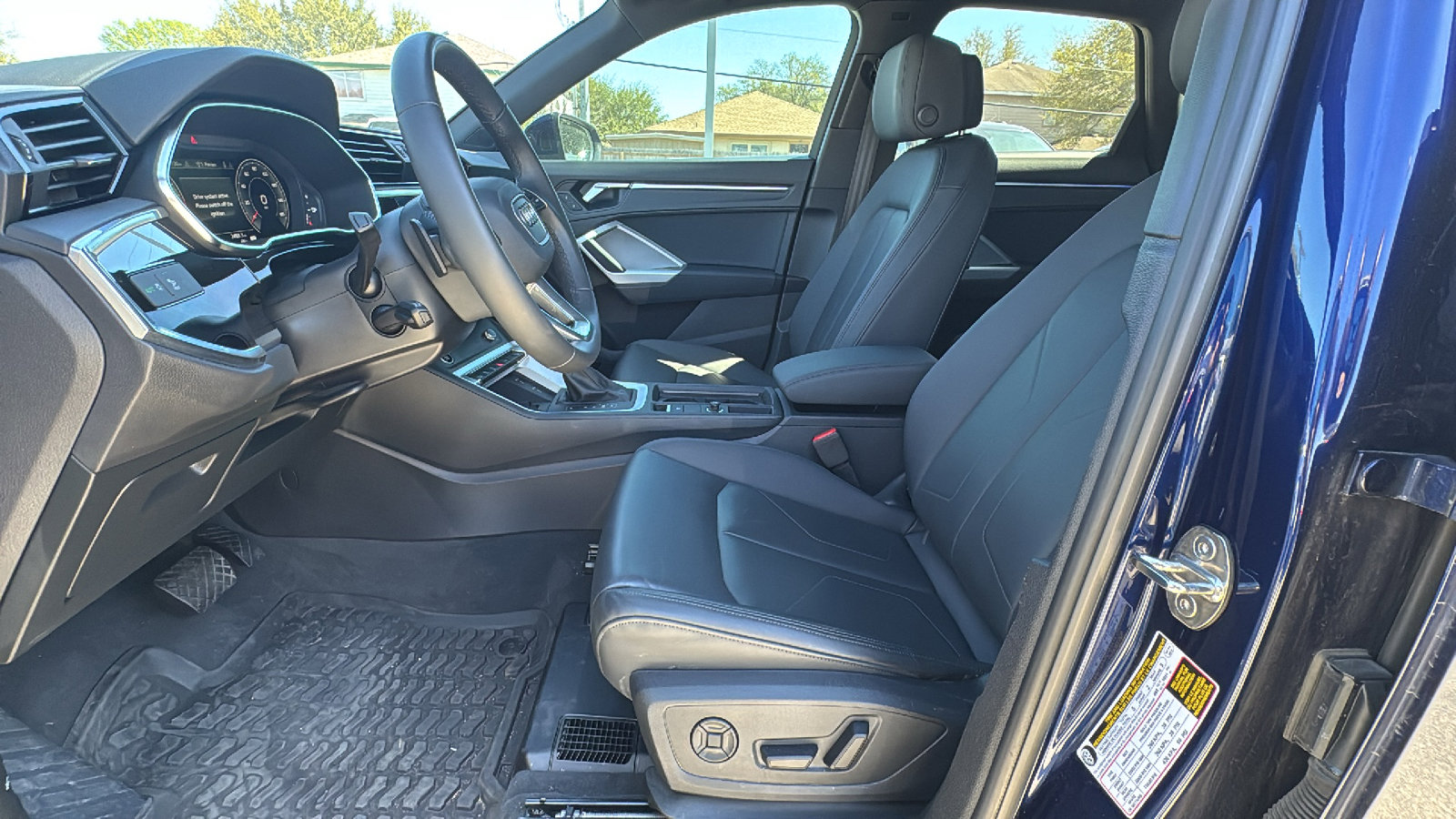 Used 2025 Audi Q3 2.0T Premium Plus w/ Premium Plus Package image 9