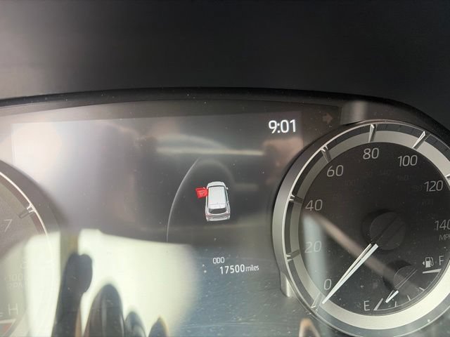 Used 2023 Toyota Highlander XLE