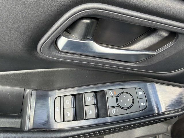 Used 2024 Nissan Rogue SV FWD image 8