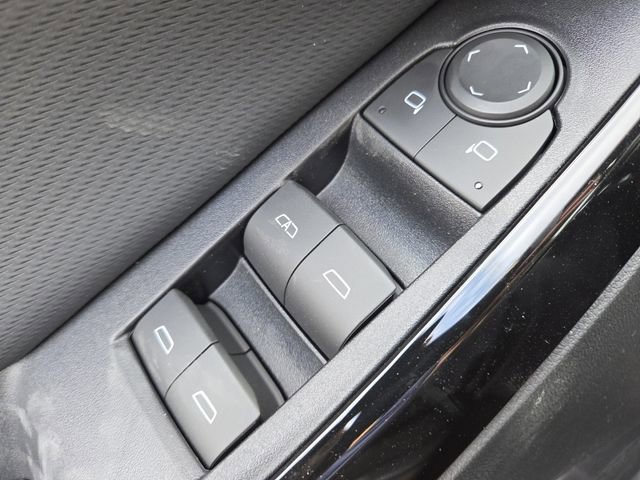 New 2026 Chevrolet Equinox LT w/ Safety and Technology Package image 9