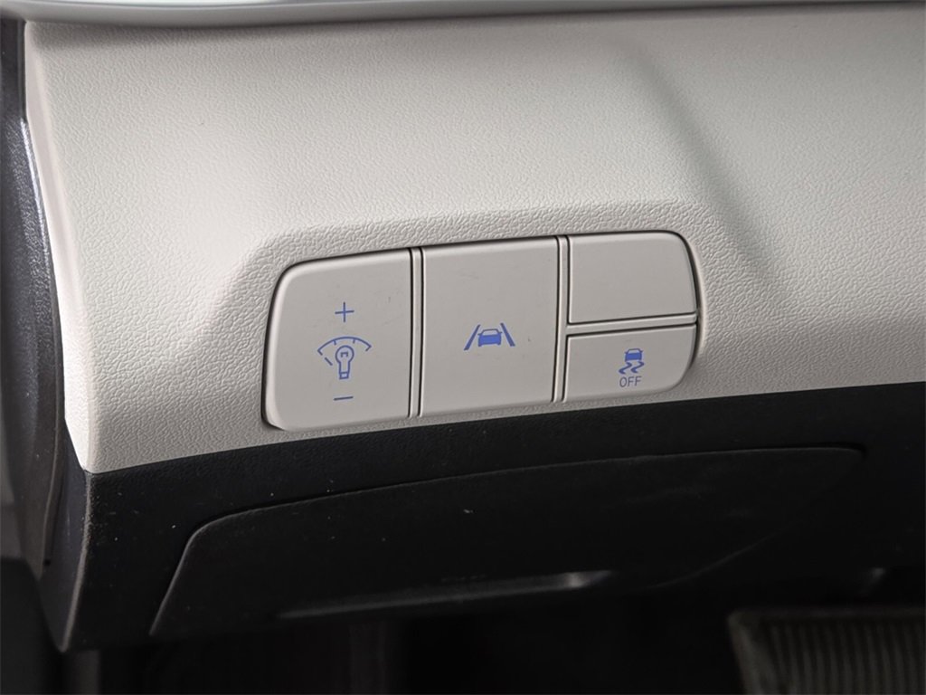 Used 2023 Hyundai Elantra Limited image 26