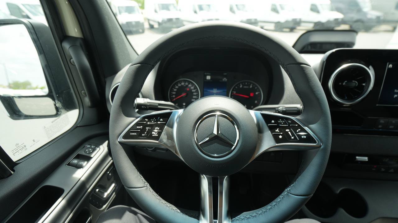 New 2026 Mercedes-Benz Sprinter 2500 image 12