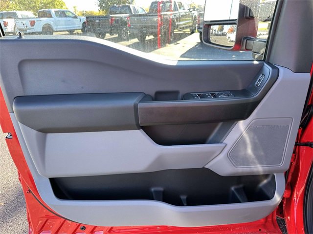 New 2026 Ford F350 XL w/ XL Chrome Package image 15