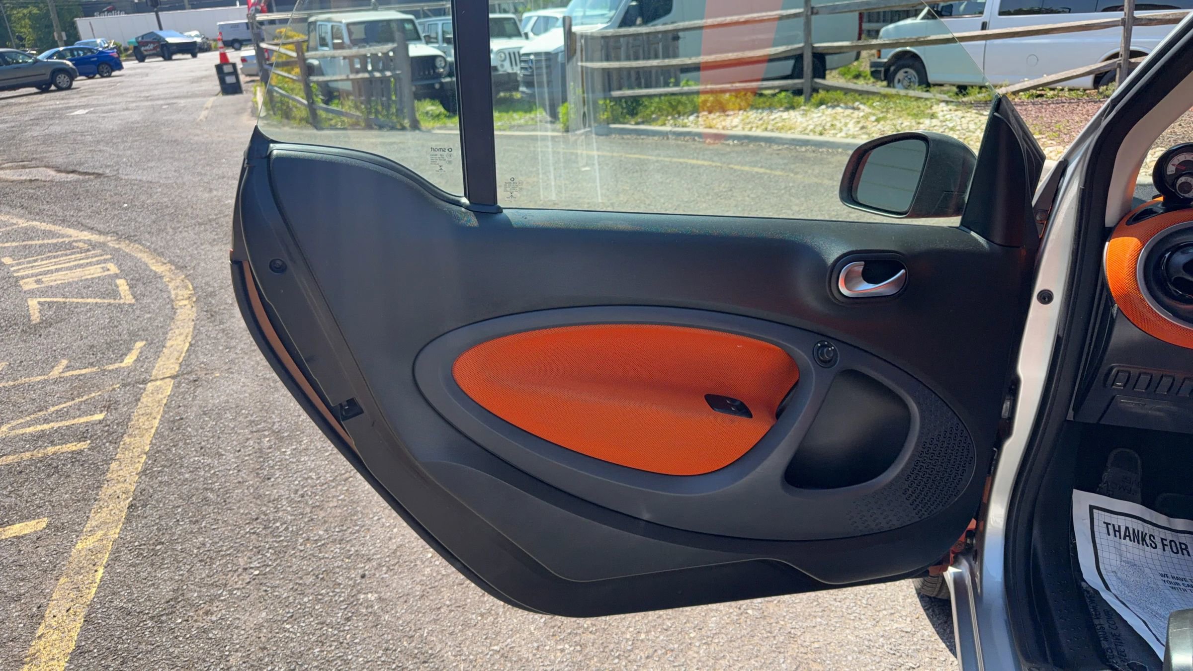 Used 2016 smart fortwo passion RWD image 14