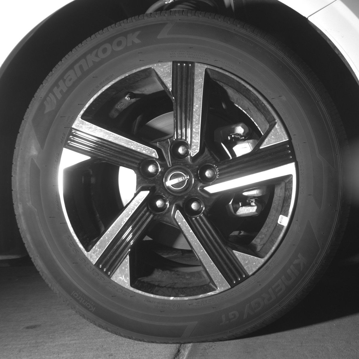 Used 2025 Nissan Sentra SV FWD image 13