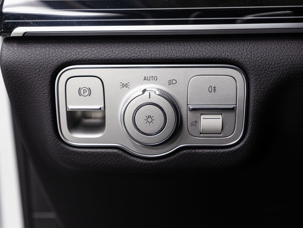 Used 2025 Mercedes-Benz GLE 450 4MATIC Coupe image 10