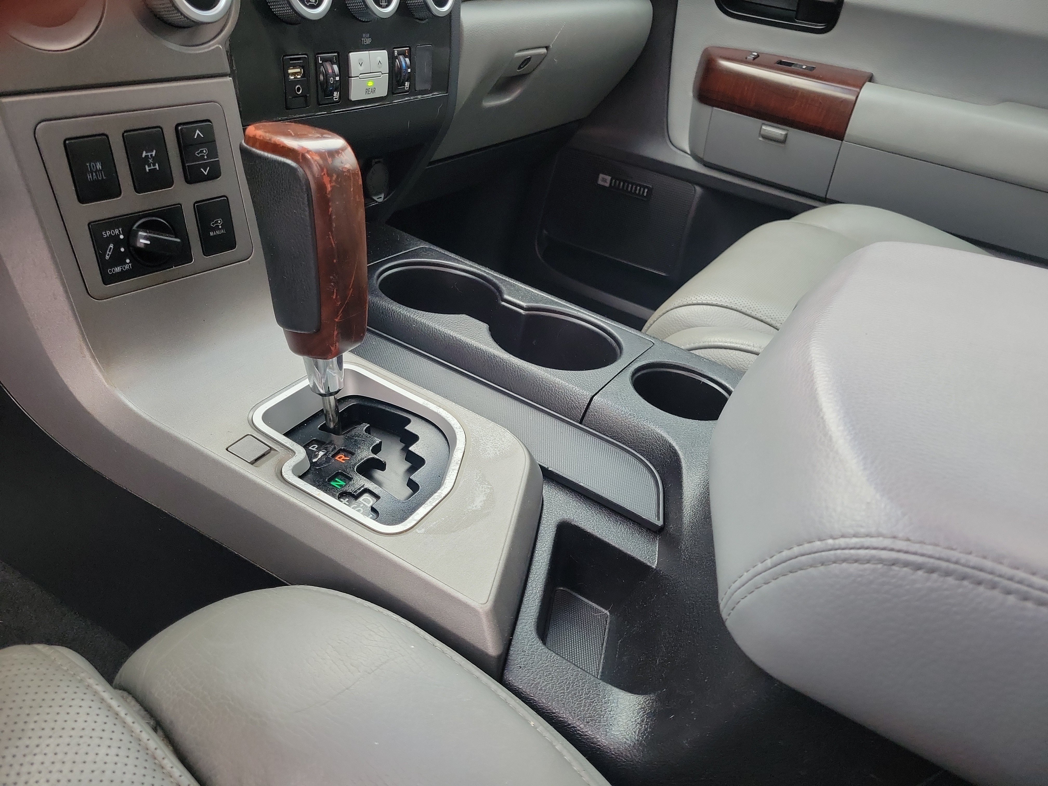 Used 2017 Toyota Sequoia Platinum AWD/4WD image 29