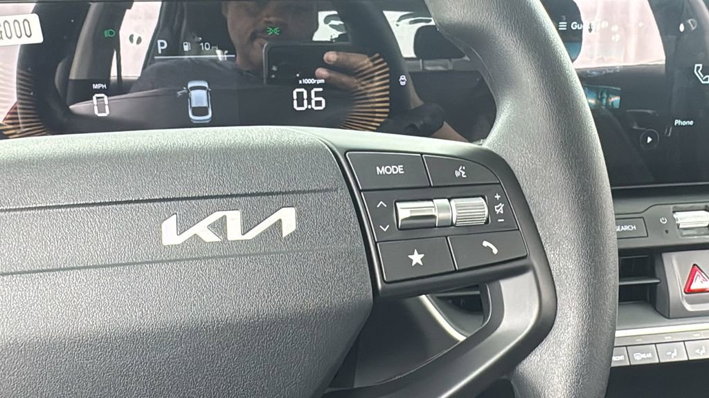 New 2025 Kia K4 LXS image 20