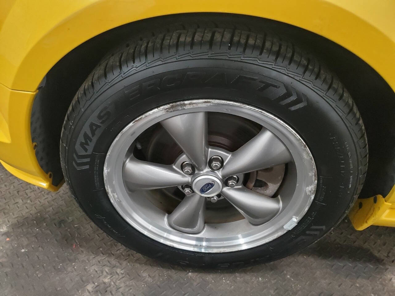 Used 2005 Ford Mustang GT Premium image 18