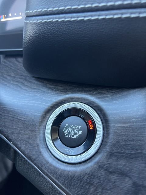 Used 2023 Jeep Grand Cherokee Limited w/ Trailer Tow Prep Group (B) image 16