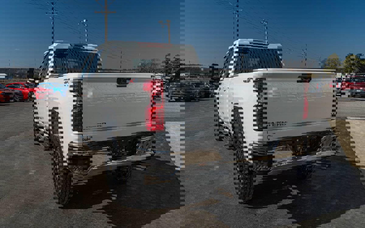 Used 2026 Chevrolet Silverado 2500 LT image 3