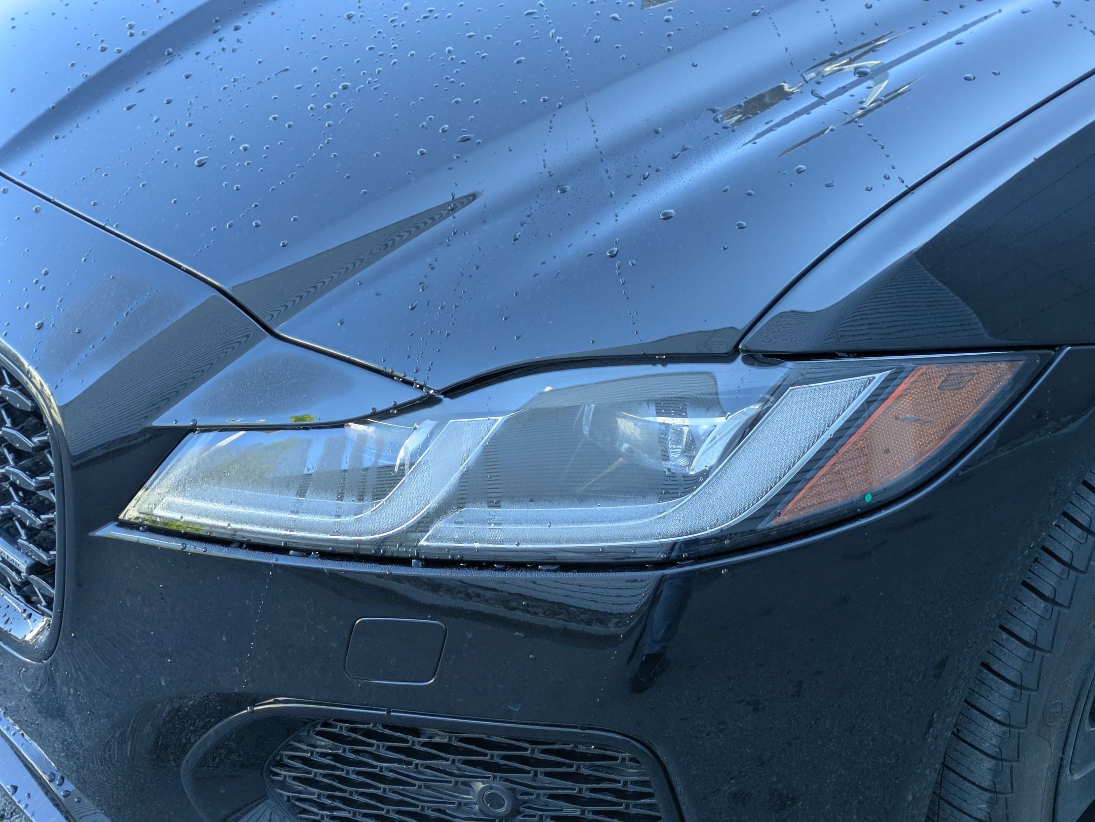 Used 2024 Jaguar XF R-Dynamic SE AWD/4WD image 12