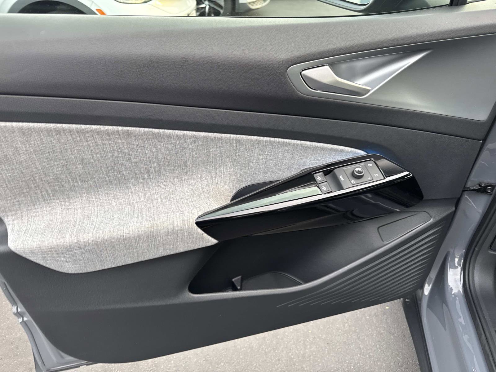 Certified 2023 Volkswagen ID.4 Pro image 13