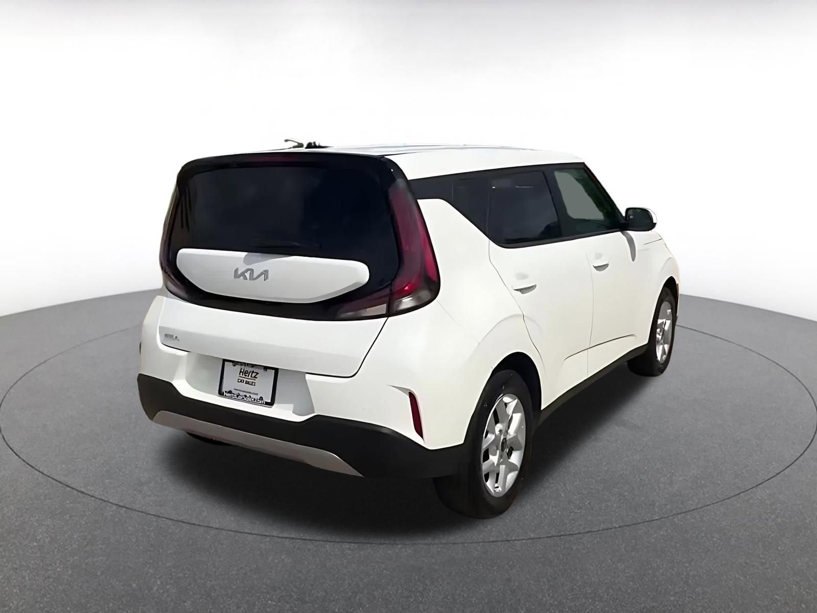 Used 2025 Kia Soul LX w/ LX Technology Package image 9