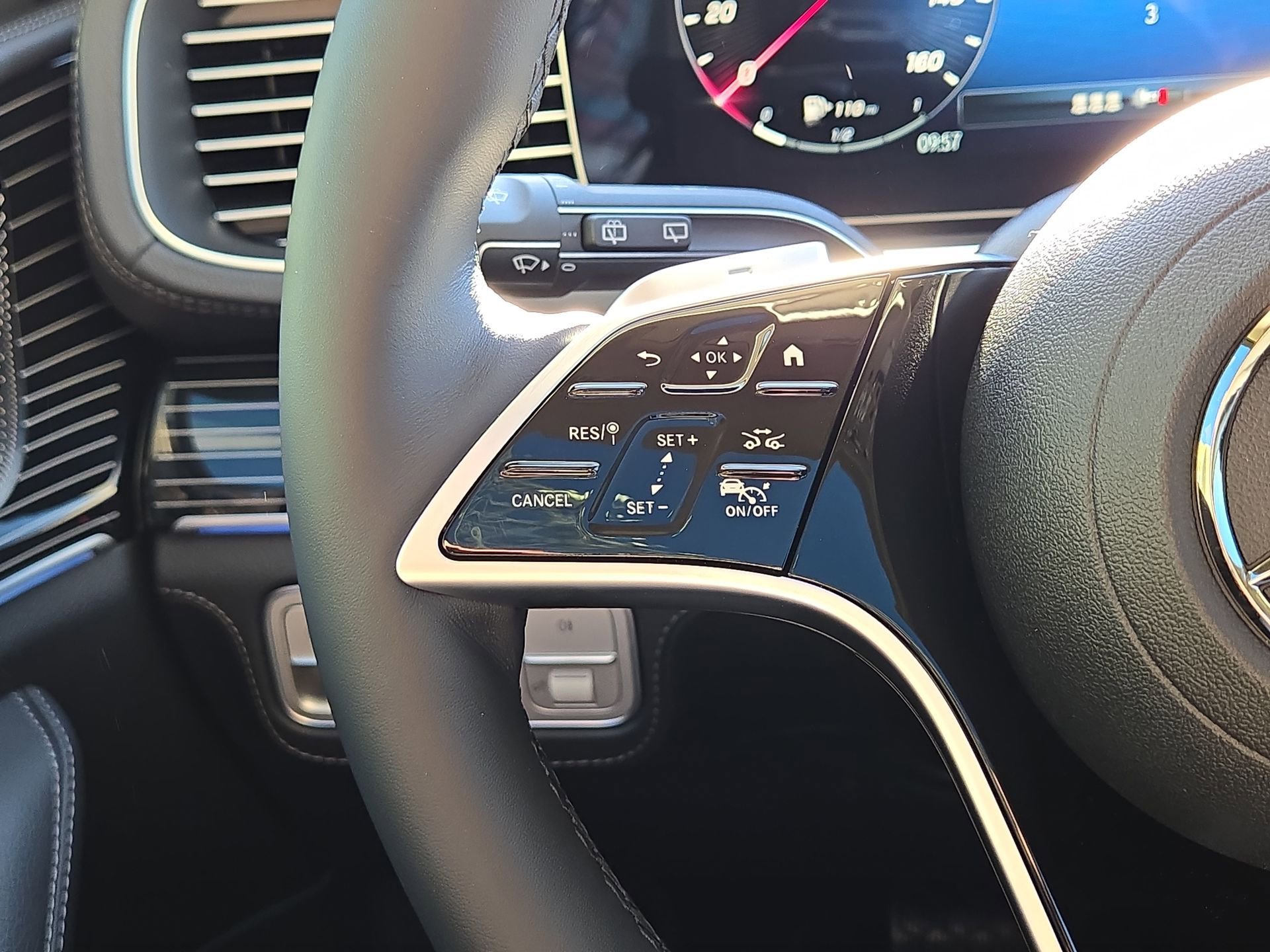 New 2026 Mercedes-Benz GLE 580 4MATIC image 21