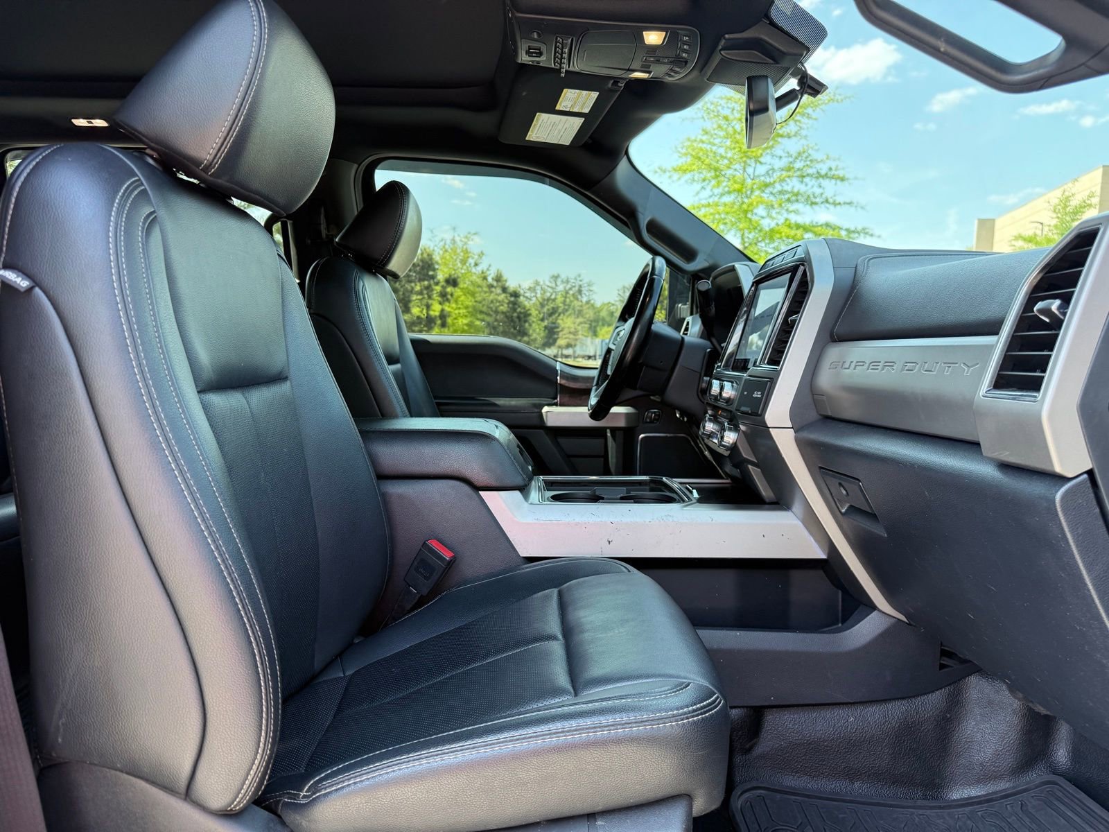 Used 2022 Ford F350 Lariat w/ Black Appearance Package AWD/4WD image 35