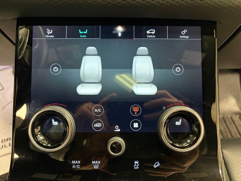 Used 2019 Land Rover Range Rover Velar R-Dynamic SE image 20
