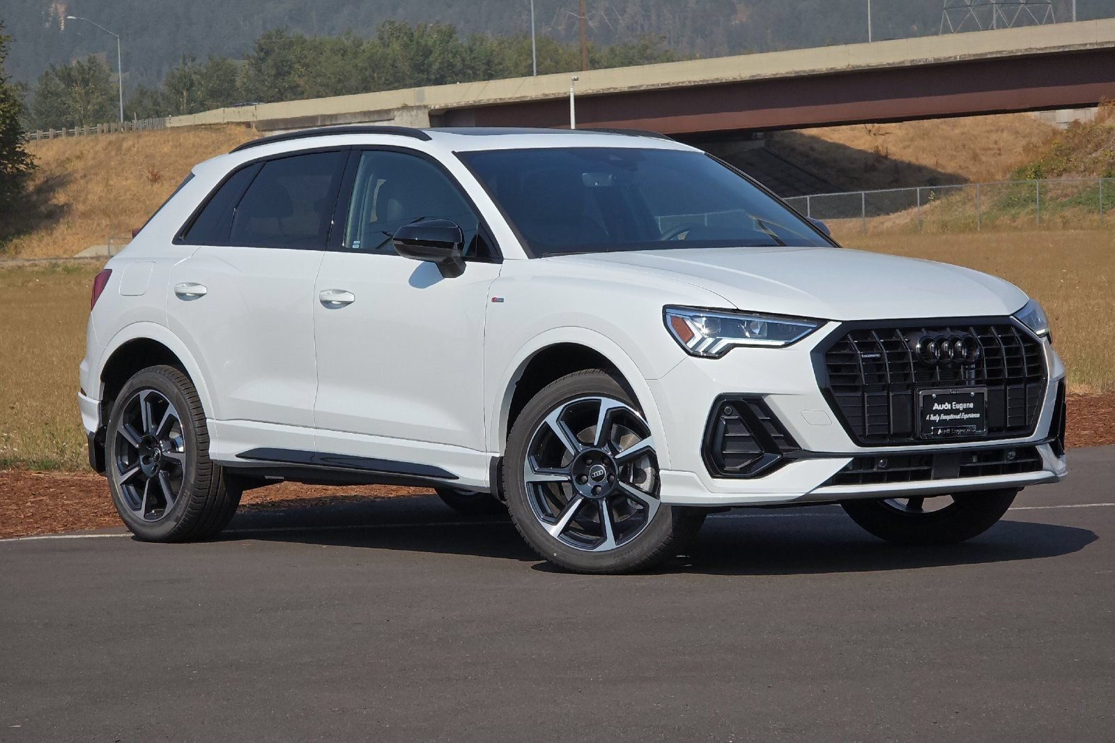 New 2025 Audi Q3 2.0T Premium Plus