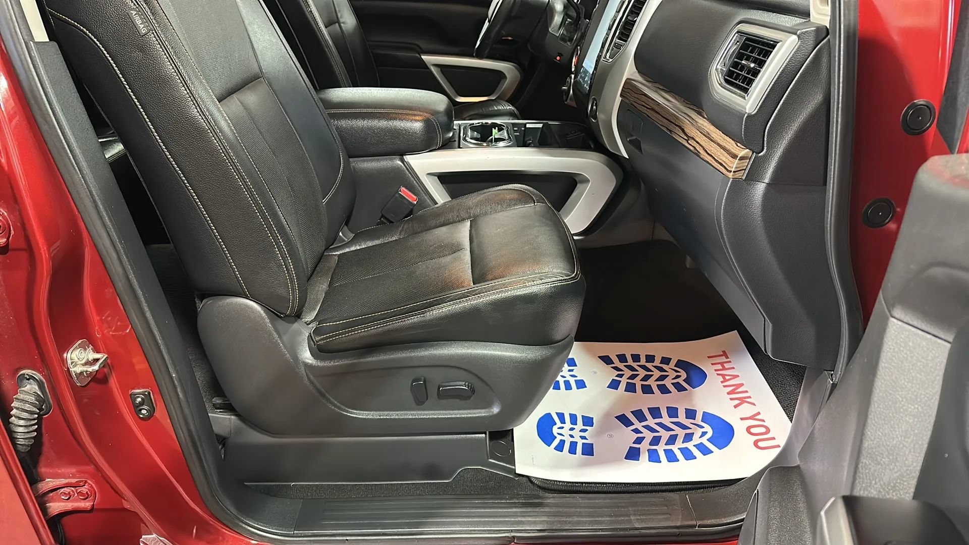 Used 2016 Nissan Titan SL AWD/4WD image 16
