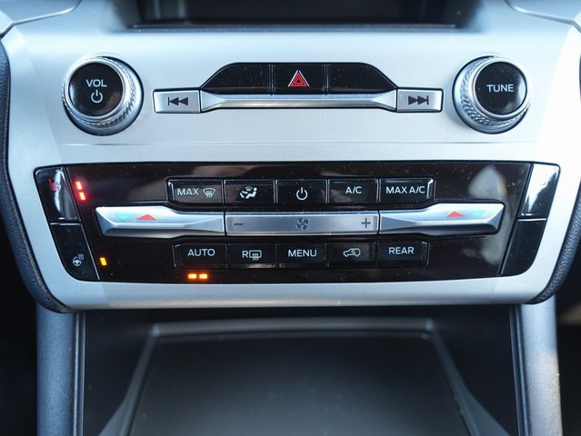 Used 2022 Ford Explorer XLT w/ Equipment Group 202A image 21