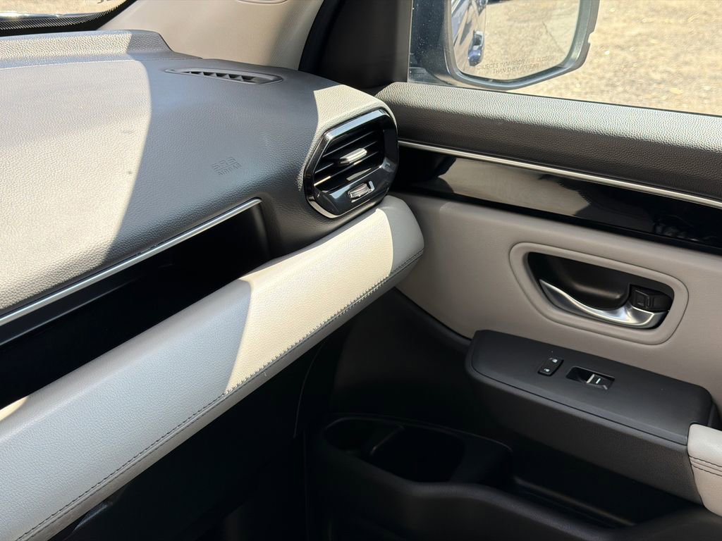 Certified 2025 Honda Pilot Touring image 36