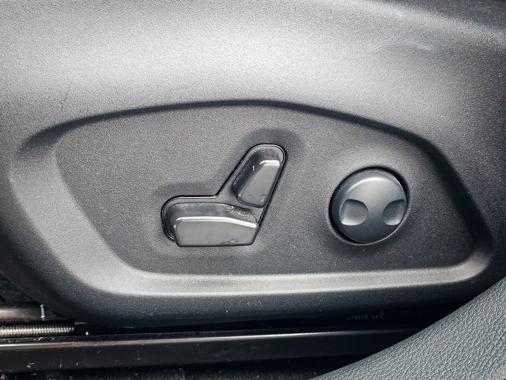 Used 2024 Jeep Compass Latitude image 14