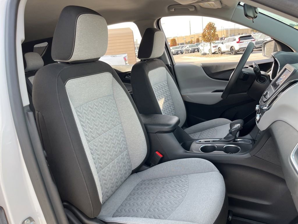 Used 2024 Chevrolet Equinox LS w/ LS Convenience Package image 26