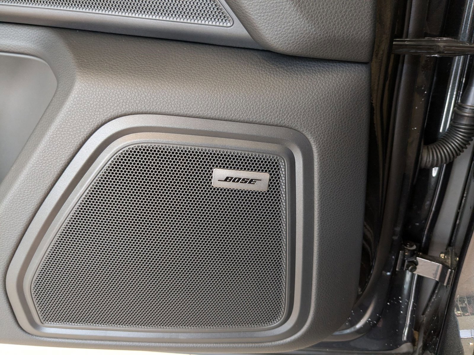 Certified 2025 Porsche Macan image 14