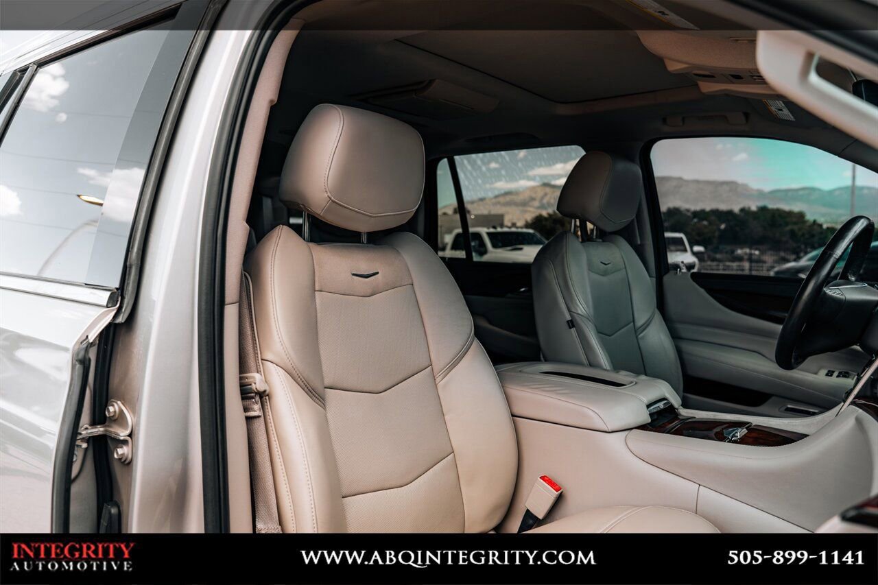 Used 2016 Cadillac Escalade Luxury AWD/4WD image 61