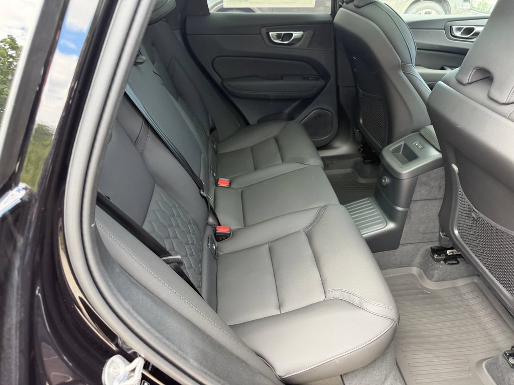 New 2026 Volvo XC60 T8 Plus w/ Protection Package Premier AWD/4WD image 11