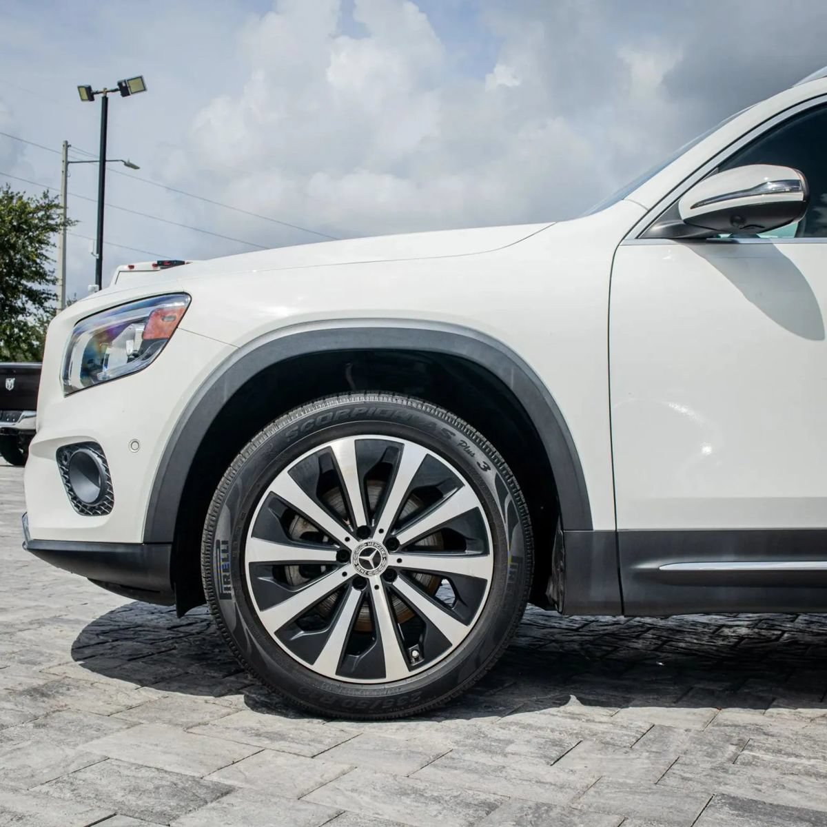 Used 2020 Mercedes-Benz GLB 250 w/ Premium Package image 14
