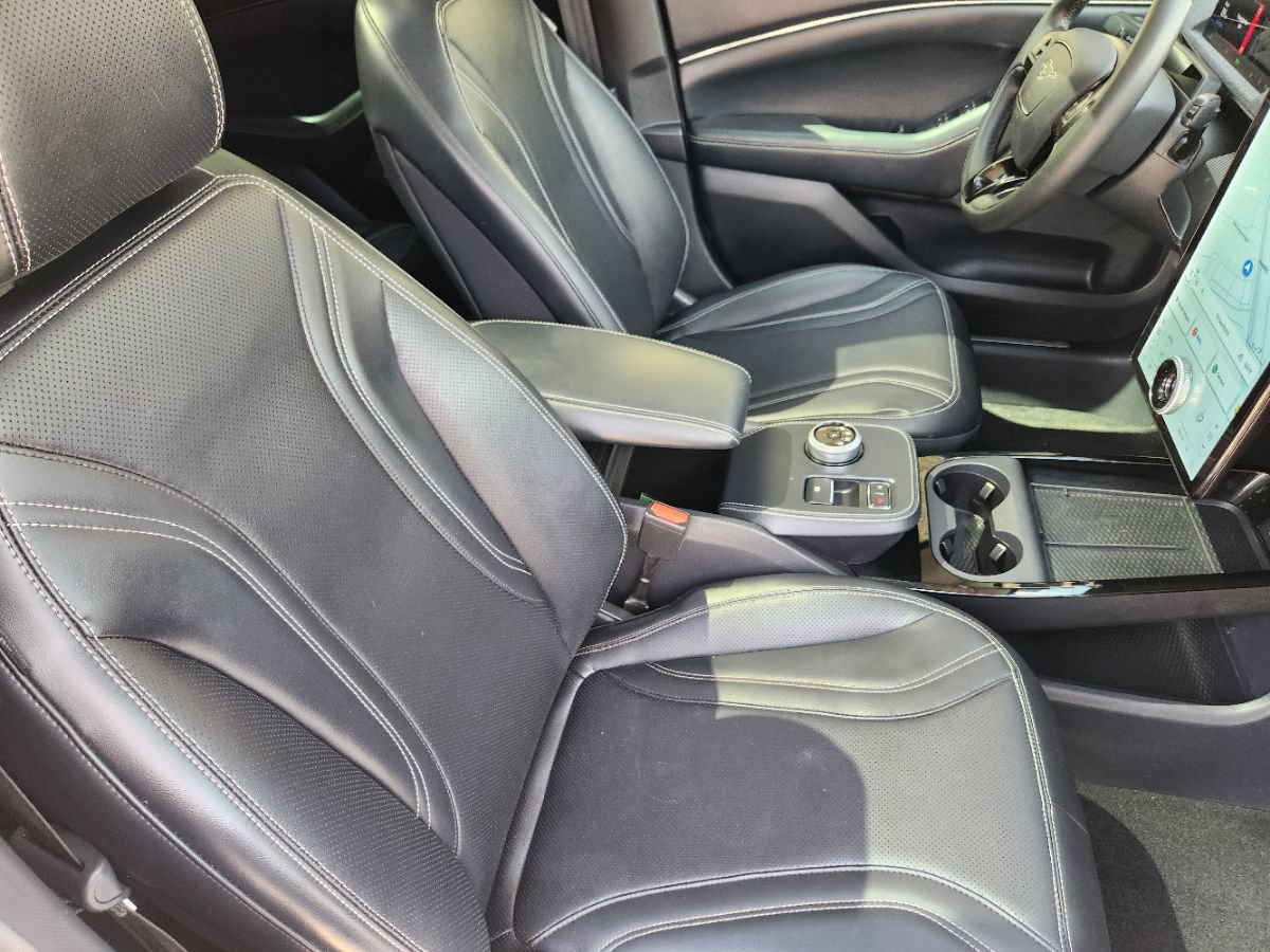 Used 2021 Ford Mustang Mach-E Premium RWD image 33